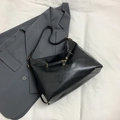 Borsa hobo nera retrò in pelle lucida con fibbia dorata vintage e grande capacità trendy - Nero