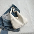 Bolso hobo minimalista de pana blanca para mujer con diseño de correa ancha - Blanco
