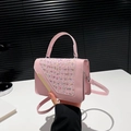 Borsa a tracolla in tweed rosa da donna con trama intrecciata e dettaglio metallico - Rosa Stile 1