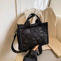 Borsa tote trapuntata nera con motivo a rombi e tracolla regolabile pratica - Nero