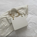 Witte draagtas met krokodillenreliëf en gouden ketting voor dames mode tas - Wit