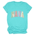 Détail du t-shirt Nana turquoise avec broderie en patchwork et motifs floraux - Bleu Eau Profonde
