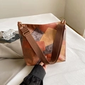 Borsa tote in similpelle patchwork retrò in toni terra con tracolla larga in tessuto - Marrone Bicolore