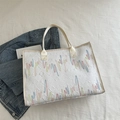 Große cremefarbene Tote-Bag mit bunten Wellenstickereien und Relief-Mustern - Weiß