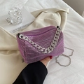 Borsa a cilindro rosa con strass scintillanti e doppia catena in metallo argentato - Viola