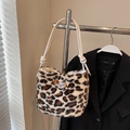 Faux fur leopard print bucket bag with cute cartoon bear patch and rope handles - Cream Leopard Style / Khaki