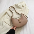 Borsa hobo a mezzaluna beige scuro con fibbia dorata e tracolla regolabile regolabile - Cachi