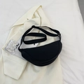 Sac croissant minimaliste en nylon noir avec bandoulière large réglable pour femme - Noir