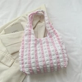 Bolso tote a rayas rosa y blanco con textura de burbujas y asa suave para mujer - Rosa