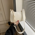 Sac baguette blanc en similicuir avec motif crocodile et bandoulière en chaîne de résine - Blanc