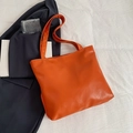 Minimalistische leuchtend orangefarbene PU-Leder-Einkaufstasche mit Textur für den Alltag - Orange