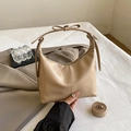 Bolso media luna caqui estilo francés con lazo elegante y correa para hombro - Caqui