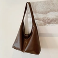 Große Retro Hobo-Tasche in Dunkelbraun aus PU-Leder mit markanter Vintage-Struktur - Braun