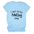 Hellblaues Rundhals T-Shirt mit I Don't Feel Like Adulting Today Aufdruck für Damen - S / Hellblau (Schwarze Schrift)