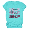 Détail du t-shirt bleu tiffany avec motif imprimé Self Love et Respect violet - Bleu Eau Profonde (Texte Noir)