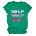 Détail du t-shirt vert en coton avec impression Self Love dégradée violette et col rond - Vert Encre (Texte Blanc)