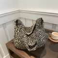 Grande borsa tote in tela con stampa leopardata e cerniera per il pendolarismo quotidiano - Cachi