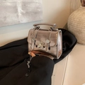 Mini bolso bandolera plateado espejo con hebilla de estrella y cadena metálica - Color gunmetal