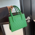 Sac fourre-tout vert avec motif de losanges matelassés et poignées de style urbain - Vert