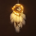 Atrapasueños blanco con mariposa de encaje, plumas y luces LED blancas cálidas - Con Luz