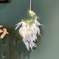 Acchiappasogni a mezzaluna bianca con luci LED e piume per decorazione murale - Luna Bianca Con Luce LED