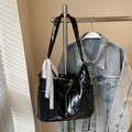 Borsa tote nera grande capacità con numero 10 a rilievo e fiocco in pizzo bianco decorato - Nero