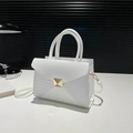 Sac à main blanc en similicuir avec détails crocodile et boucle dorée élégante - Blanc