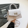 Weiße Handtasche mit rosa Schmetterlingsdrucken und silberner Schleife Verschluss - Rosa