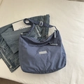 Donkerblauwe crossbodytas met FASHION-patch en verstelbare schouderband - Blauw