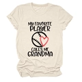 Dettaglio maglietta beige in cotone con stampa baseball cuore e scritta per la nonna - S / Sabbia (Testo Nero)
