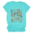 Detalle de camiseta verde menta con estampado floral vintage y puños enrollados - S / Azul Agua Profunda