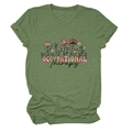 Détail du t-shirt vert olive avec imprimé floral et texte occupational therapy - S / Vert olive