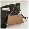 Bolso tote de paja marrón claro con diseño de espiga y detalle de borla decorativa - Con Colgante / Marrón