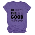 Gros plan d'un t-shirt violet chiné avec impression graphique believe there is good - S / Violet (Police Noire)
