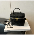 Schicke Box-Tasche mit schwarzem Leopardenmuster, Goldteilen und Schultergurt - Mit Anhänger / Schwarz