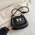 Elegante schwarze PU-Leder Handtasche mit goldener Schleife und geknotetem Riemen - Schwarz