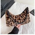 Elegante bolso de hombro de piel sintética con estampado de leopardo y textura suave - Marrón