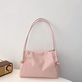 Sac fourre-tout rose en cuir souple avec boucle à nœud élégante et design épuré - Rose