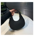 Borsa hobo nera in lana a mezza luna con dettagli dorati e manico superiore elegante - Nero
