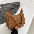 Bolso hobo con flecos marrón caramelo en piel sintética granulada y correa ajustable - Marrón