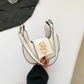 Bolso hobo blanco con hebilla dorada en S y silueta elegante de media luna - Blanco