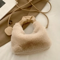 Beige pluche handtas met geplooid handvat en decoratieve hanger voor damesmode - Khaki