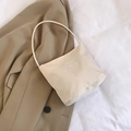 Bolso tote crema minimalista con texto y asas redondas delgadas estilo coreano - Blanco