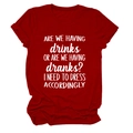 T-shirt rossa in cotone a girocollo con scritta Are We Having Dranks e maniche arrotolate - S / Rosso (Caratteri Bianchi)