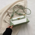 Chique baguette-tas in avocadogroen en gebroken wit met metalen draaisluiting en riem - Wit & Groen