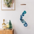 Scacciapensieri artigianale con fette di agata blu naturale su base in legno - Scacciapensieri in Legno di Pino con Fetta di Agata Blu