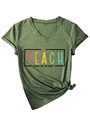 Détail du t-shirt vert olive à col en V avec imprimé Teach Them To Be Kind et nœud latéral - S / Vert Olive (Imprimé Noir)