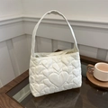 Bolso bandolera elegante blanco crema con sofisticado acolchado de corazones primavera - Blanco