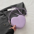 Bolso bandolera morado en forma de corazón con acolchado en V y detalles dorados - Morado