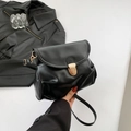 Minimalistische schwarze Schultertasche aus PU-Leder mit goldenem Metallverschluss - Schwarz